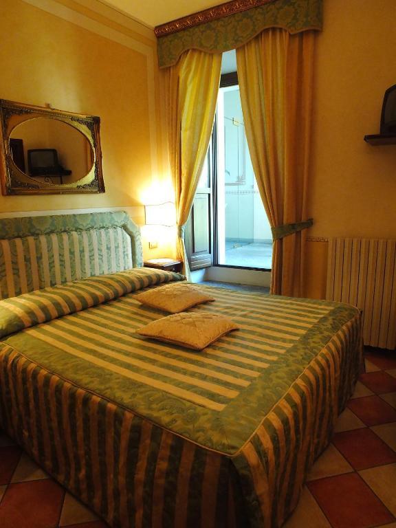 La Contrada Dei Monti Hotel Orta San Giulio Exterior foto